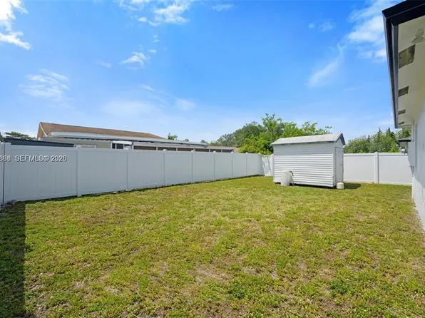 5580 Plunkett St, Hollywood, FL 33021