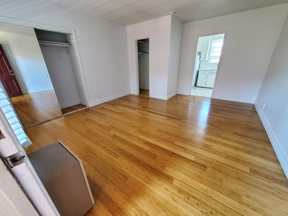 1st image of 130 Roycroft Ave #203