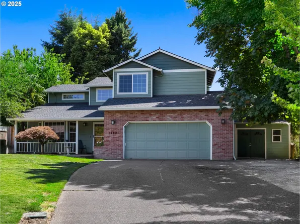 12255 SE Mapleleaf Ct, Clackamas, OR 97015