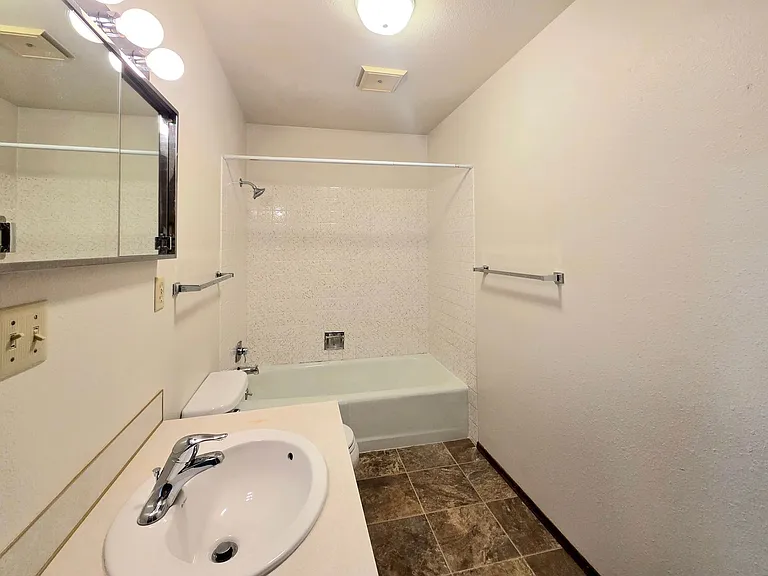 407 Oregon St #222 — Photo 14