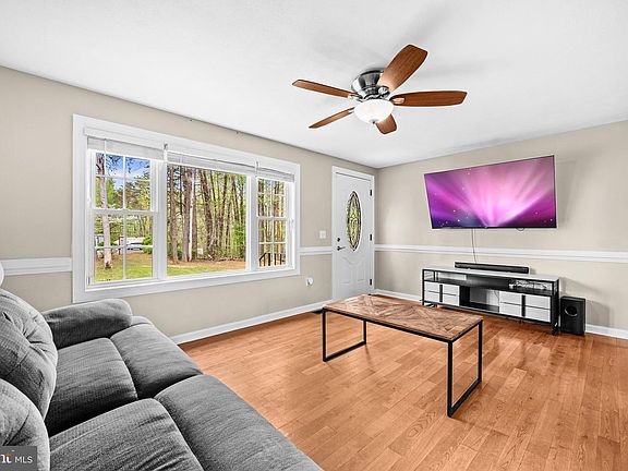 5th image of 10400 Landon Ln