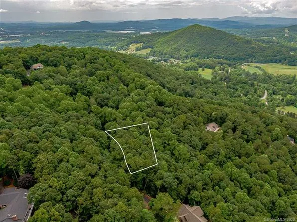 72 Honey Locust Dr, Mills River, NC 28759