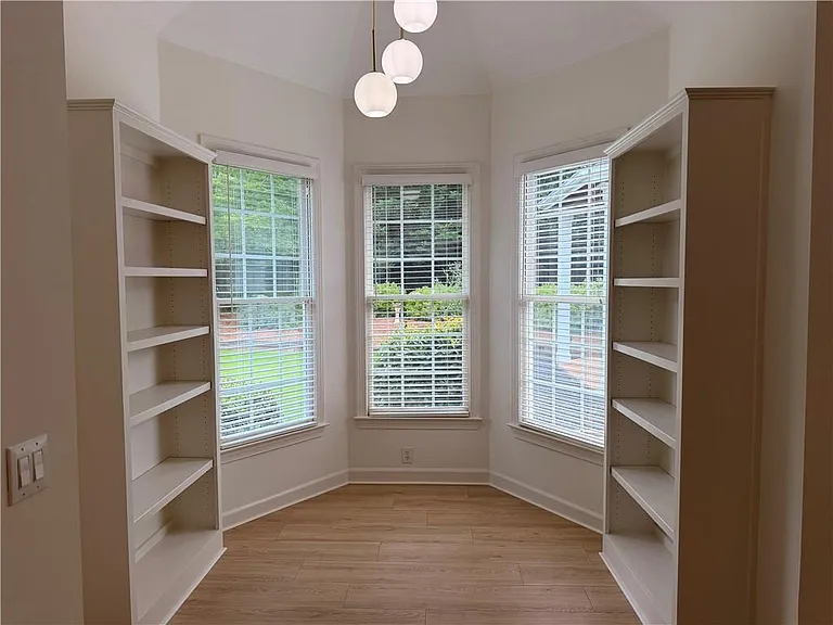 325 North Ct — Photo 13