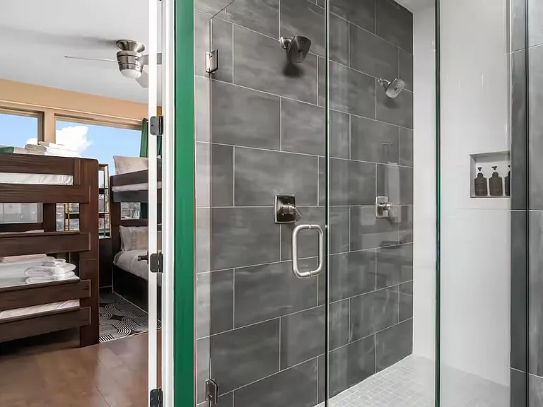2723 Alameda St — Photo 22