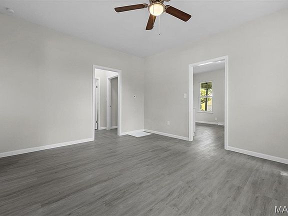 5th image of 2210 E 24th St