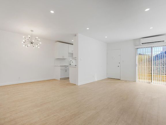 3rd image of 405 W Elk Ave APT 6