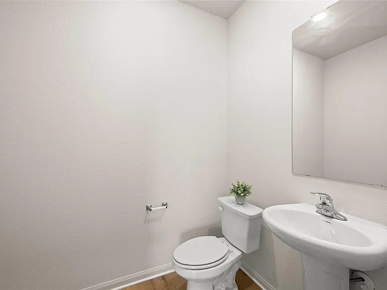 101 Hyacinth Way #1-L — Photo 11