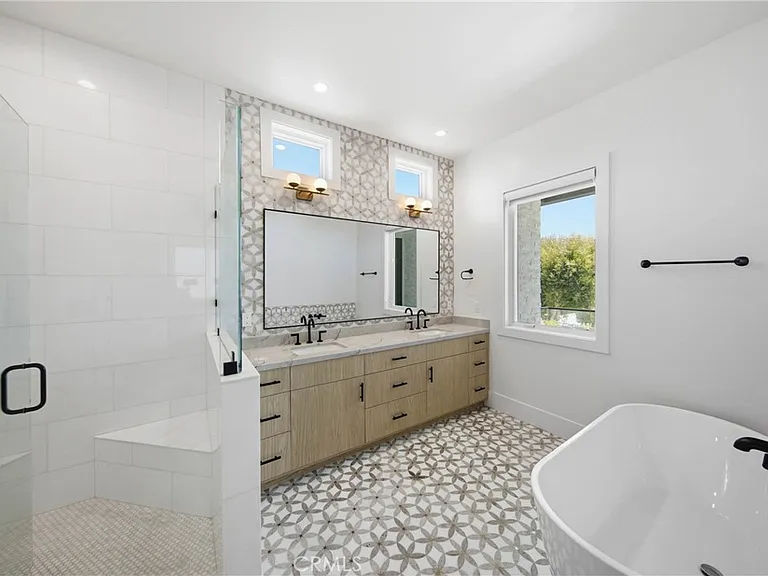 515 Jasmine Ave — Photo 16