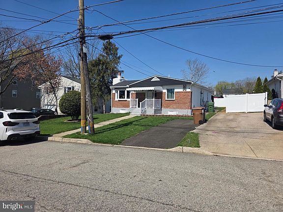 2nd image of 238 Chelsea Ave