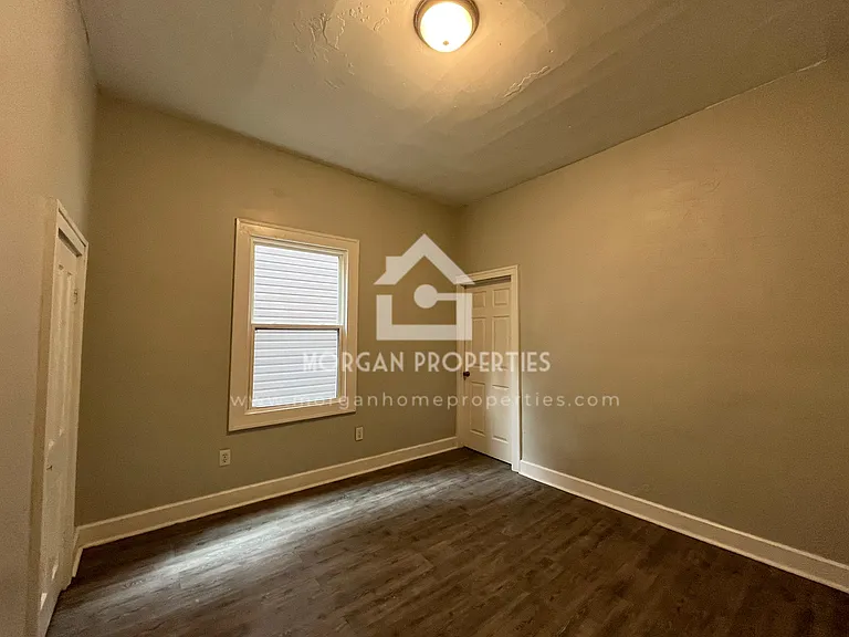 902 Park Ave — Photo 6