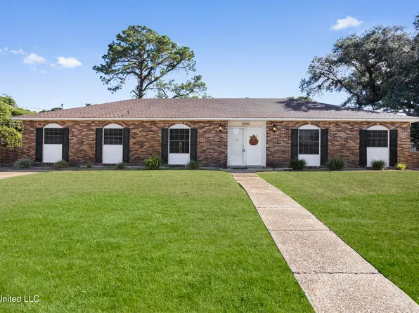 8 Lexington Pl, Gulfport, MS 39507