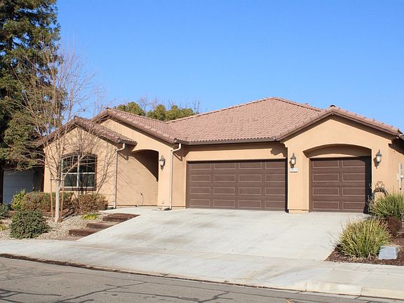 3rd image of 3922 E Willow Ave