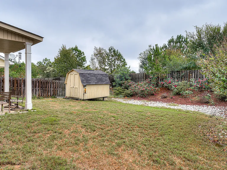 805 Erika Ln — Photo 42
