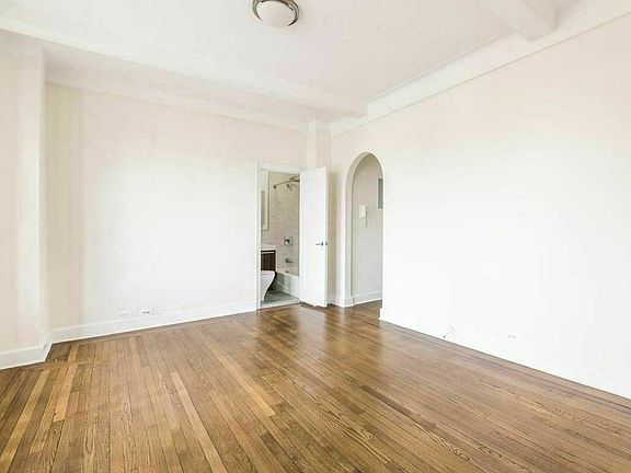 5th image of 10 Sheridan Sq #3E