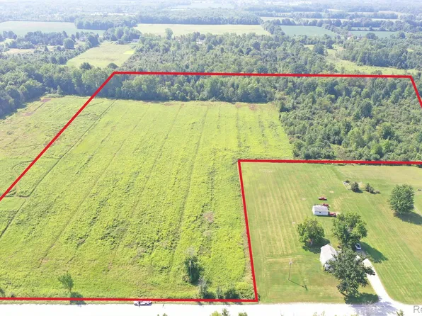 1 Foley Rd, Emmett, MI 48022