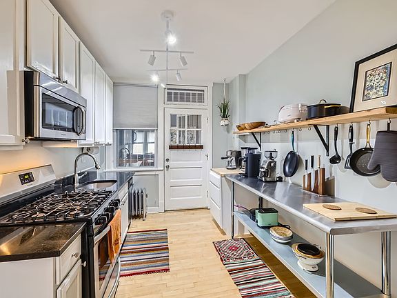 5th image of 3522 N Lawndale Ave #2