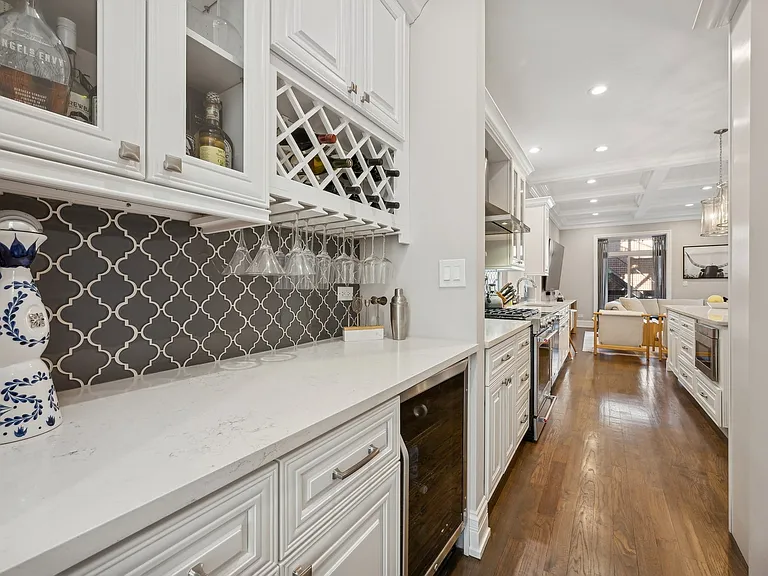 1214 W Fletcher St #1 — Photo 13