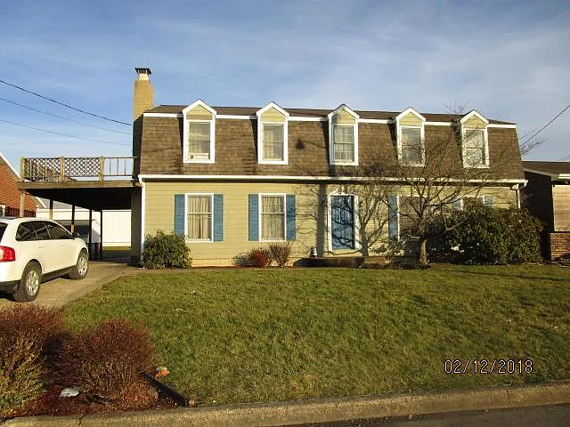 653 James St photo 1