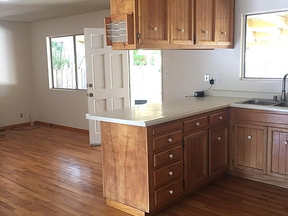 2nd image of 3934 Pall Mall Ct