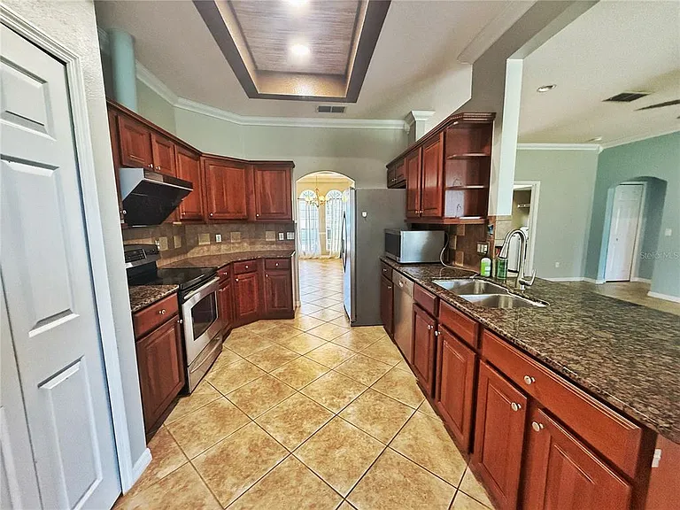 2222 Caxton Ave — Photo 4
