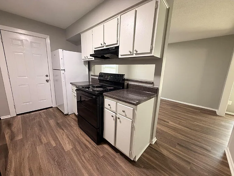 691 Creekstone Cir — Photo 6