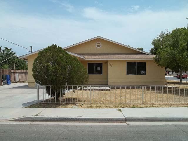 1st image of 602 Rose Ave
