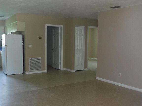 5th image of 540 NW 12th Dr