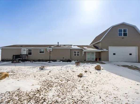 2874 270th St, Winthrop, IA 50682