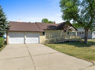 47 3rd Ave NW, Garrison, ND 58540