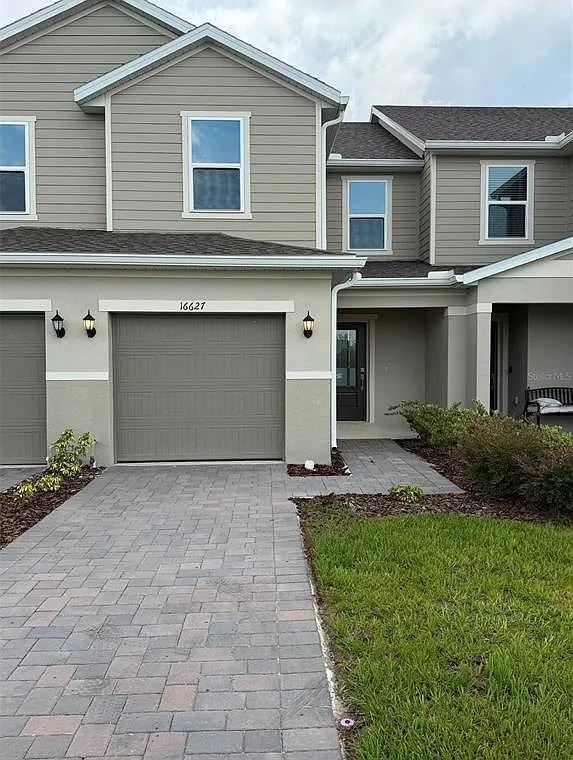 3 bed, 2.5 bath, 1685 sqft, $2,350 — Photo 1