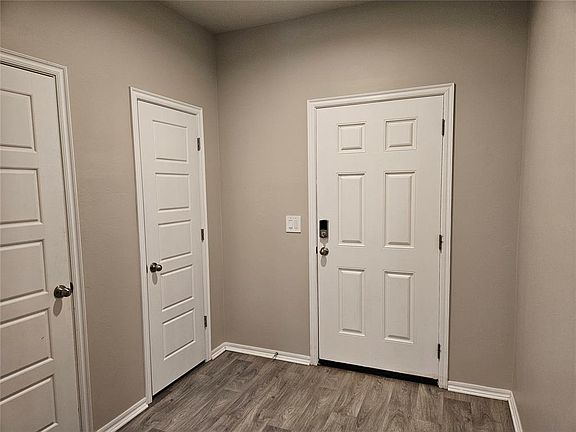 3rd image of 2509 Billie Ln