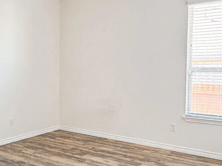 4913 Rose Garden Loop — Photo 10