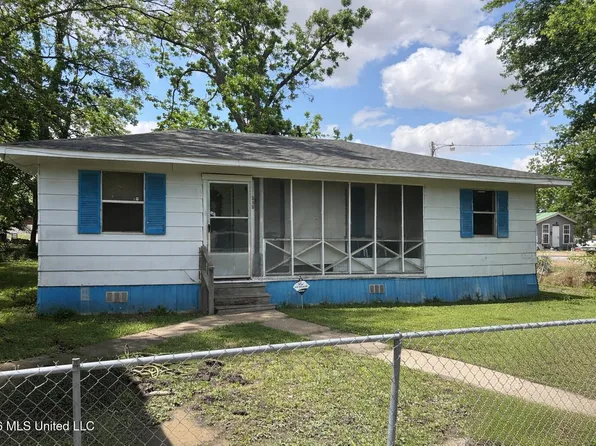 215 Brantley St, Cruger, MS 38924