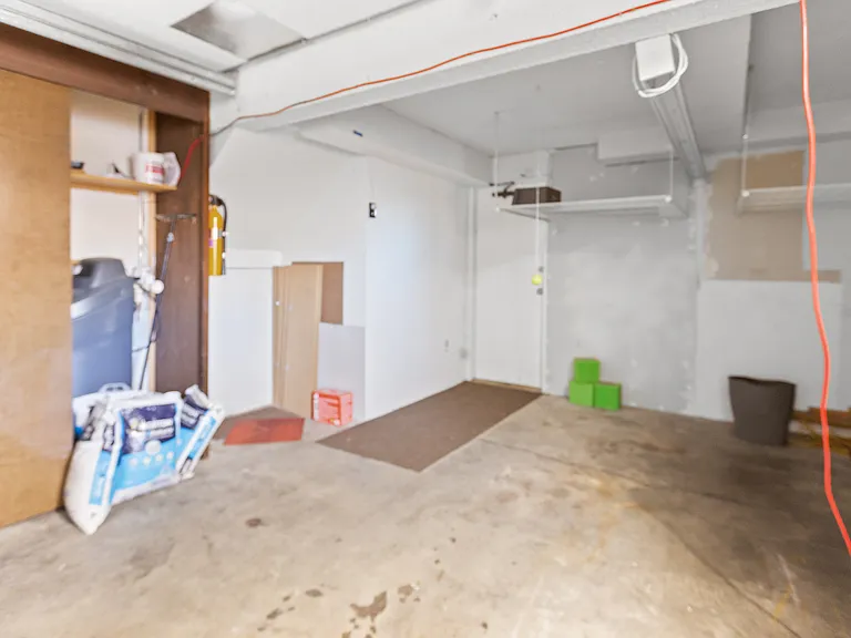 5203 Desert View Dr — Photo 20