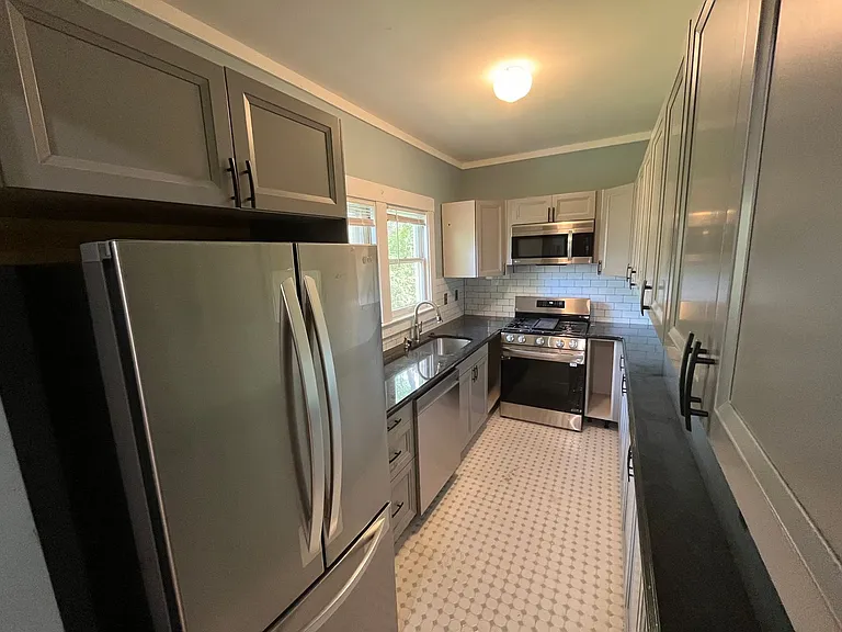 921 W Huron St — Photo 2