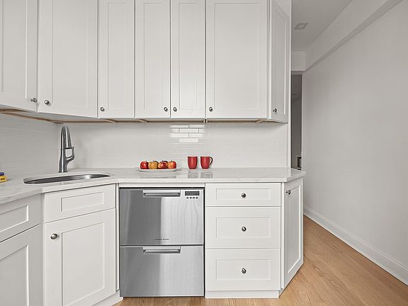 5th image of 225 Park Pl APT 5C