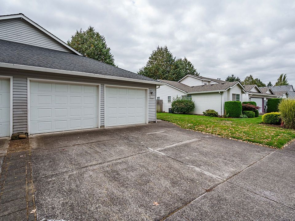 1st image of 8415 NE 55th St