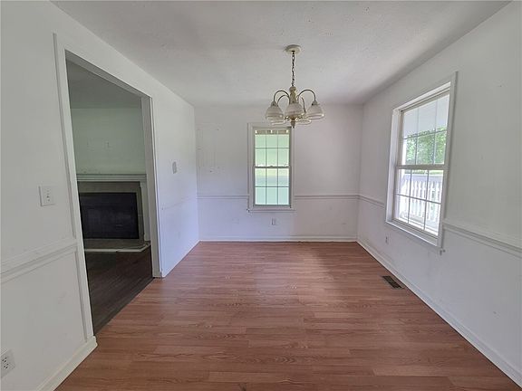 4th image of 808 N Laurel St