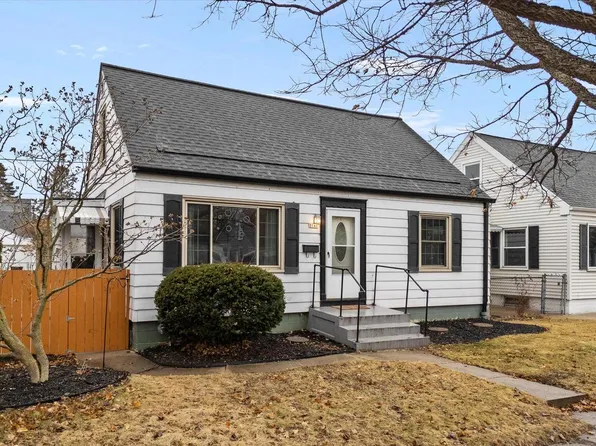 3141 South Brisbane AVENUE, Milwaukee, WI 53207