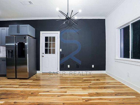 4th image of 3040 Valley Cir