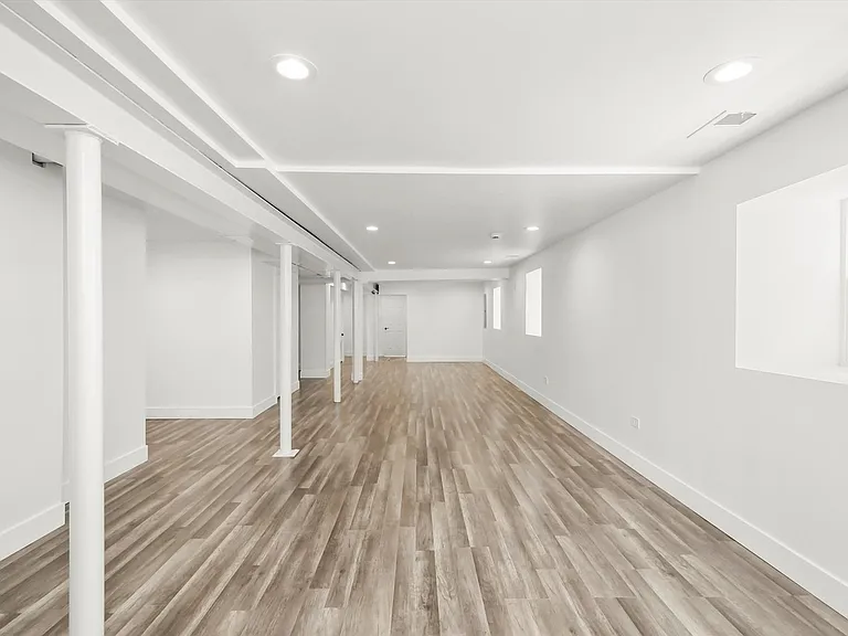 831 N Lawndale Ave — Photo 10