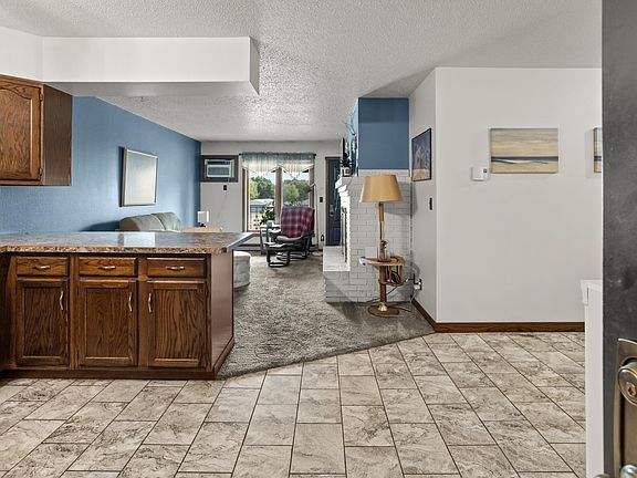 4th image of 2402 18th St S APT 2