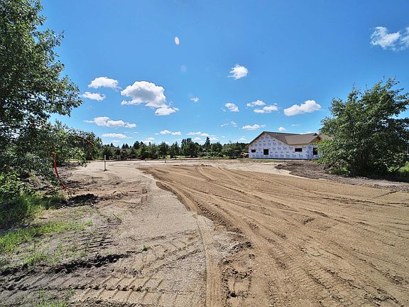 3rd image of Park Dr Unit 21