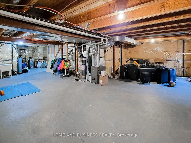 913 McEwan Dr — Photo 33