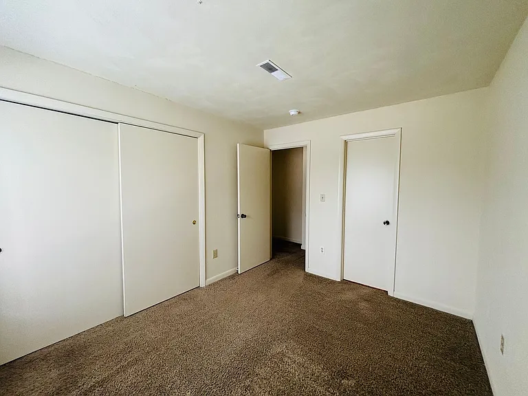 844 Claytor Sq — Photo 13
