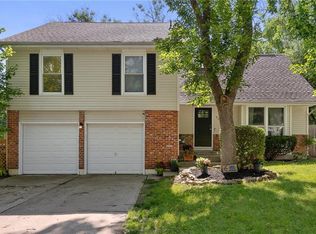 8943 Woodstone St, Lenexa, KS 66219