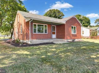 1524 Pottsville Pike, Shoemakersville, PA 19555