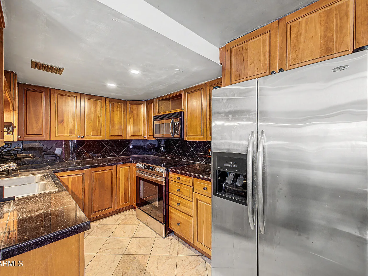 2 bed, 1.0 bath, 880 sqft, $2,300 — Photo 4
