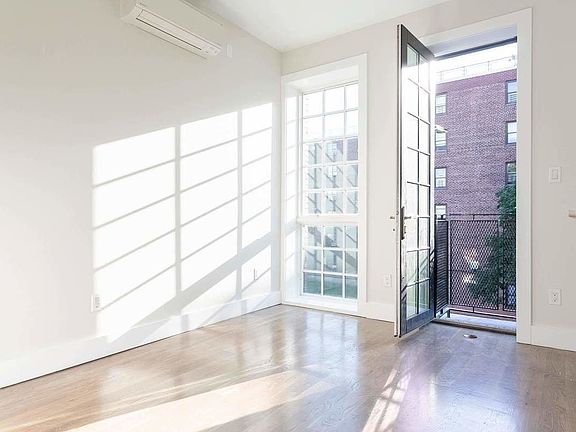4th image of 543 Marcy Ave #2S