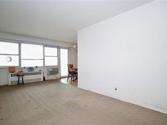 4th image of 2942 W 5th St APT 11S